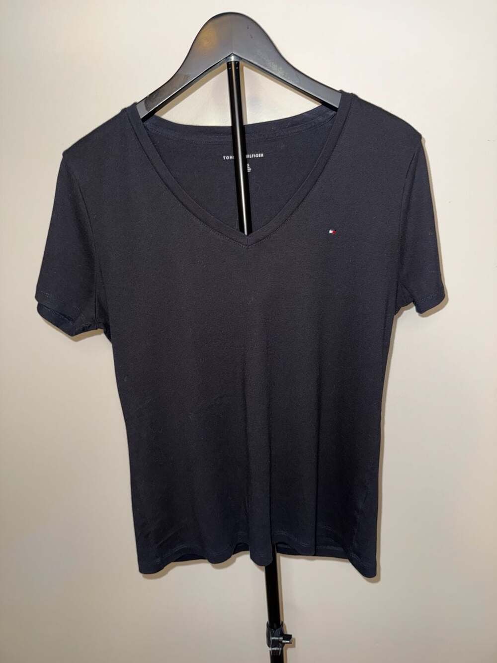 100% Cotton Tommy Hilfiger V-Neck T-Shirt Black Size XL